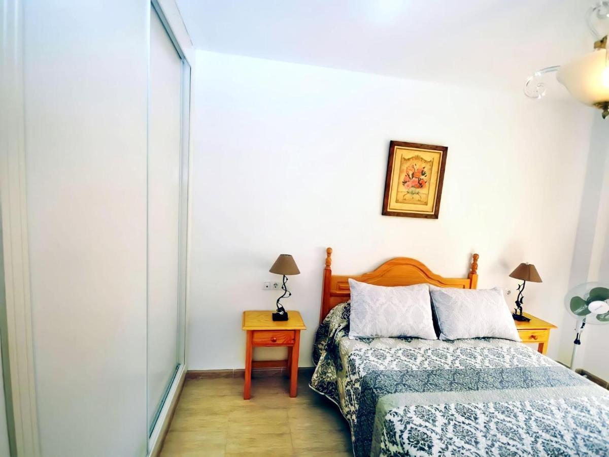 Apartamento Junto Al Mar Piscina Solo Familias Conil De La Frontera Eksteriør billede