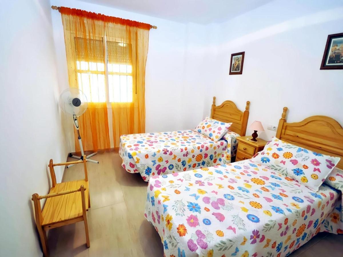 Apartamento Junto Al Mar Piscina Solo Familias Conil De La Frontera Eksteriør billede