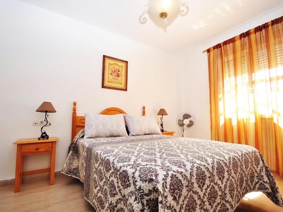 Apartamento Junto Al Mar Piscina Solo Familias Conil De La Frontera Eksteriør billede