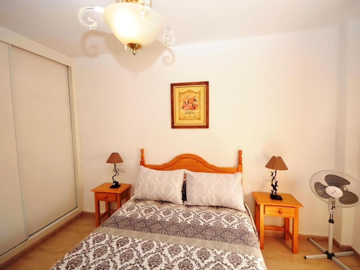 Apartamento Junto Al Mar Piscina Solo Familias Conil De La Frontera Eksteriør billede